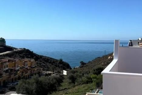 I ditched the UK for sunny Spain – the process took less than three months, I bought my dream home & get paid to tan