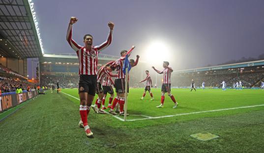 Sunderland players celebrating a goal.