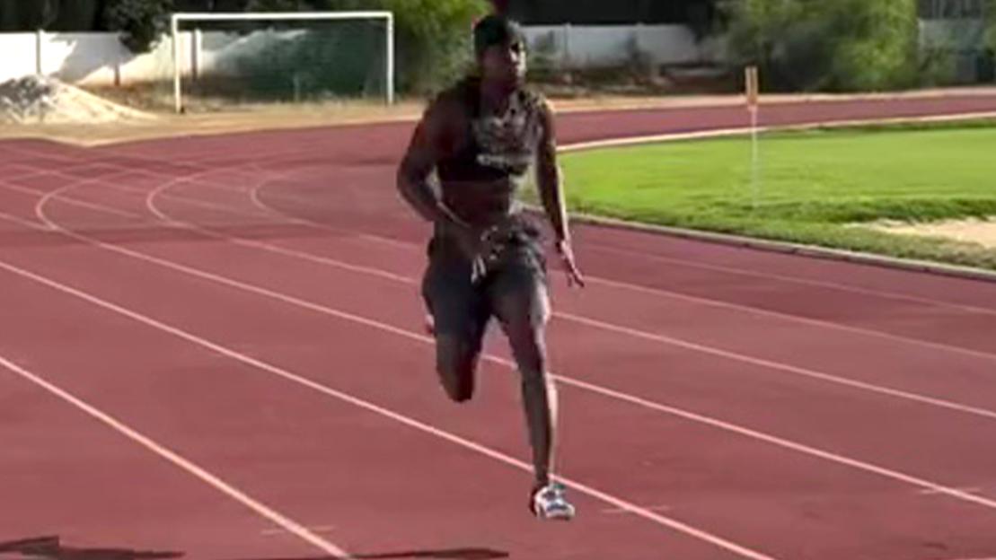 ‘Catch me if you can’ – ‘Freakish athlete’ Anthony Elanga shows off insane 100m time ahead of Newcastle transfer