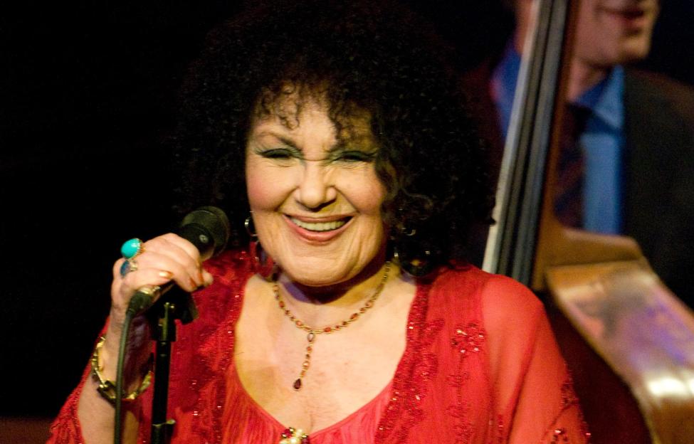 Singer Dame Cleo Laine who performed with Frank Sinatra and Ray Charles dies aged 97 as tributes pour in