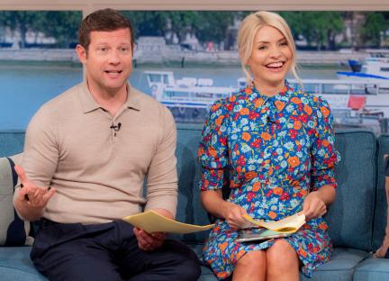 Dermot O'Leary and Holly Willoughby on the This Morning TV show.