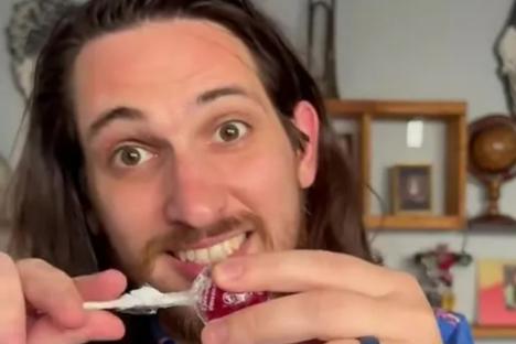 People are only just realising the right and easy way to unwrap a lollipop after ‘so many years of teeth and frustration’