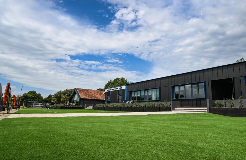 Premier League star’s rep forced to sprint through training ground to rescue transfer 30 SECONDS before window shut