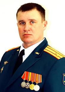 Portrait of Col-Gen Andrey Mordvichev in military uniform.