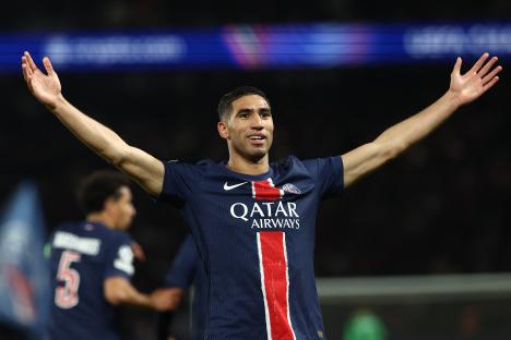 Paris Saint-Germain players celebrating a goal.
