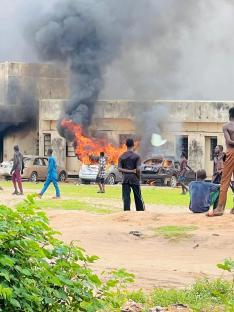 BREAKING: Emir’s Palace, NDLEA office set ablaze as protest rocks Kwara