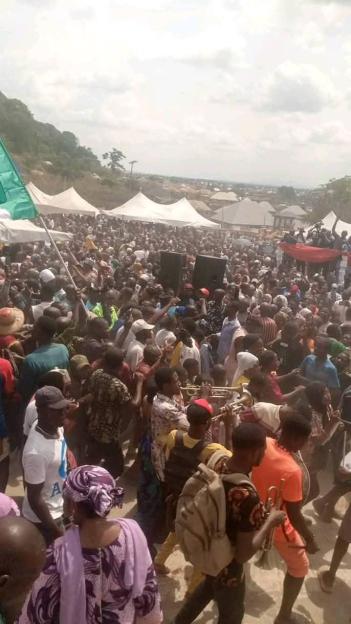 BREAKING: Mammoth crowd as Natasha lands in Kogi amid security concerns 3