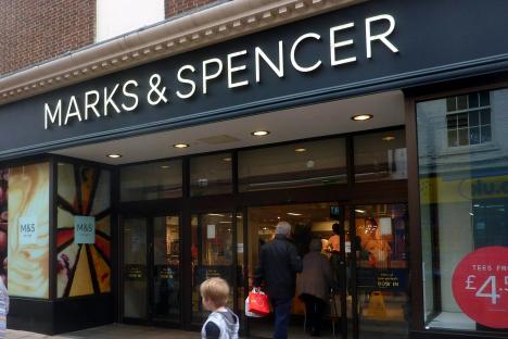 Fashionistas are raving about the ‘perfect flip flops’ from M&S – they’re ‘very comfortable’ and super ‘versatile’