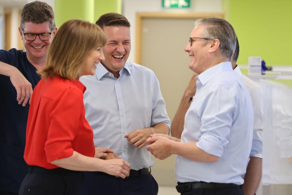 Sir Keir Starmer vows to fix ‘broken NHS’ by dragging it ‘from bricks to clicks’ in a technological revolution