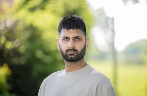 Portrait of Aaron Bargota, a victim of benefit fraud.