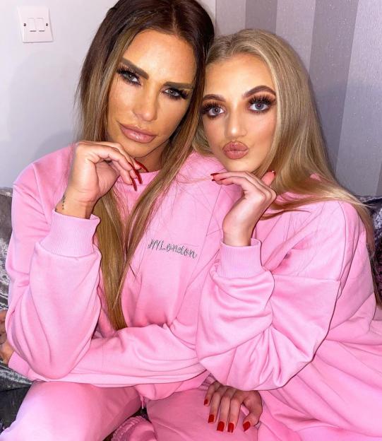 Katie Price and Princess Andre in matching pink sweatshirts.