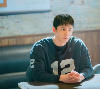 Lee Jun Young Unexpectedly Faces A Child Calling Him Dad In “Pump Up The Healthy Love”; 7