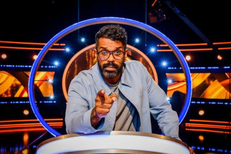 Viral moment Weakest Link star tries to vote himself off after getting easy questions wrong – would you have got them?