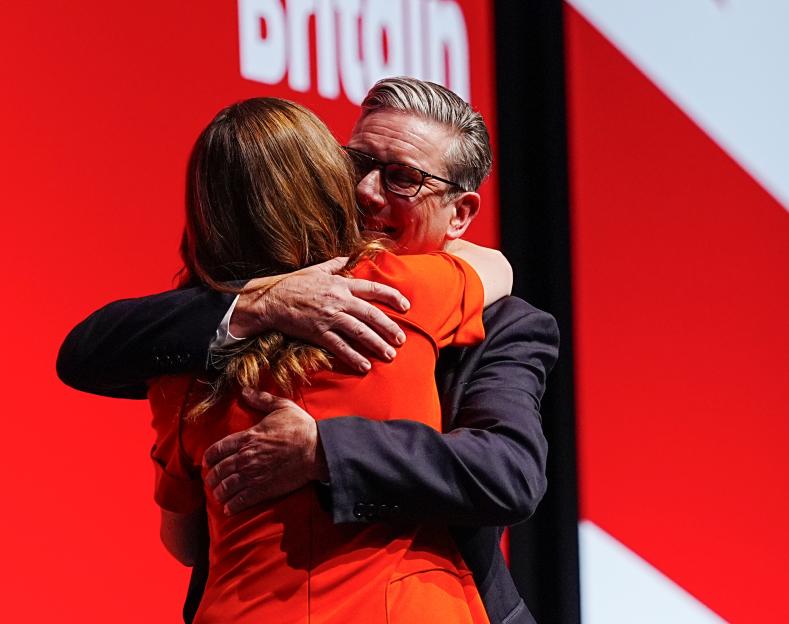 Sir Keir Starmer says he believes in a Britain with ‘swagger of Oasis’ as he declares war on Reform ‘enemy’ Nigel Farage
