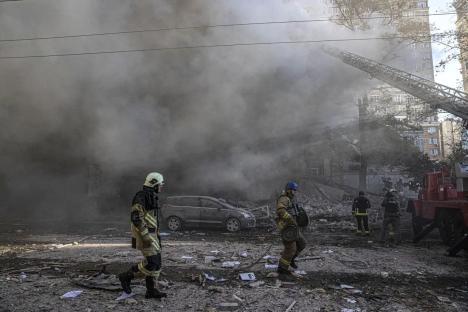 Russian drone, missile attack on Kyiv injures 21