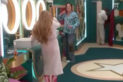 Awkward moment Mickey Rourke makes brutal comment to Ella Rae Wise after she admits she wants to be ‘beautiful forever’