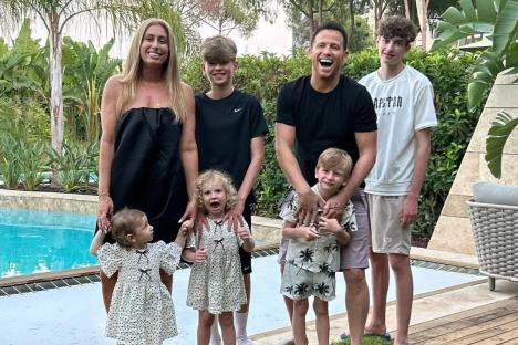 Stacey Solomon reveals she WON’T pass her millions down to her six kids with Joe Swash