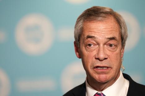 Nigel Farage warns Sir Keir Starmer has just THREE days to save British steelmaking from collapse
