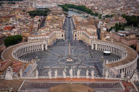 Who will be the next Pope? Leading contenders to replace Francis as secretive Conclave begins & all eyes on Vatican