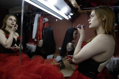 Inside the Ukrainian frontline strip club where brave dancers flout curfew to perform to punters enduring hell of war