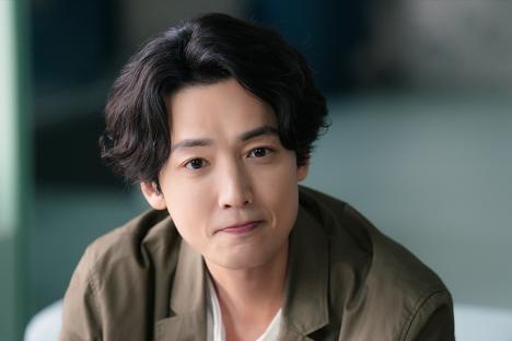 Jung Kyung Ho’s Ability To See Ghosts Fuels His Job Dedication In New Drama “Oh My Ghost Clients”