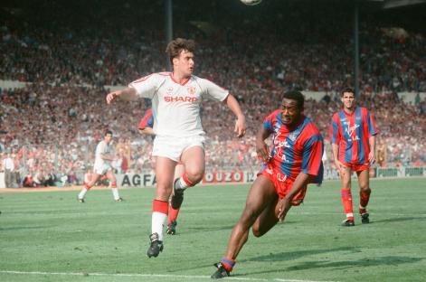 Photo of a Crystal Palace vs Manchester United soccer match.
