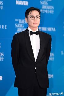 Stars Grace The Red Carpet At 61st Baeksang Arts Awards 27