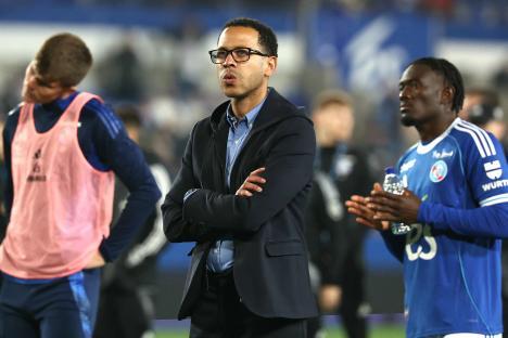 Liam Rosenior, head coach of RC Strasbourg Alsace, at a football match.