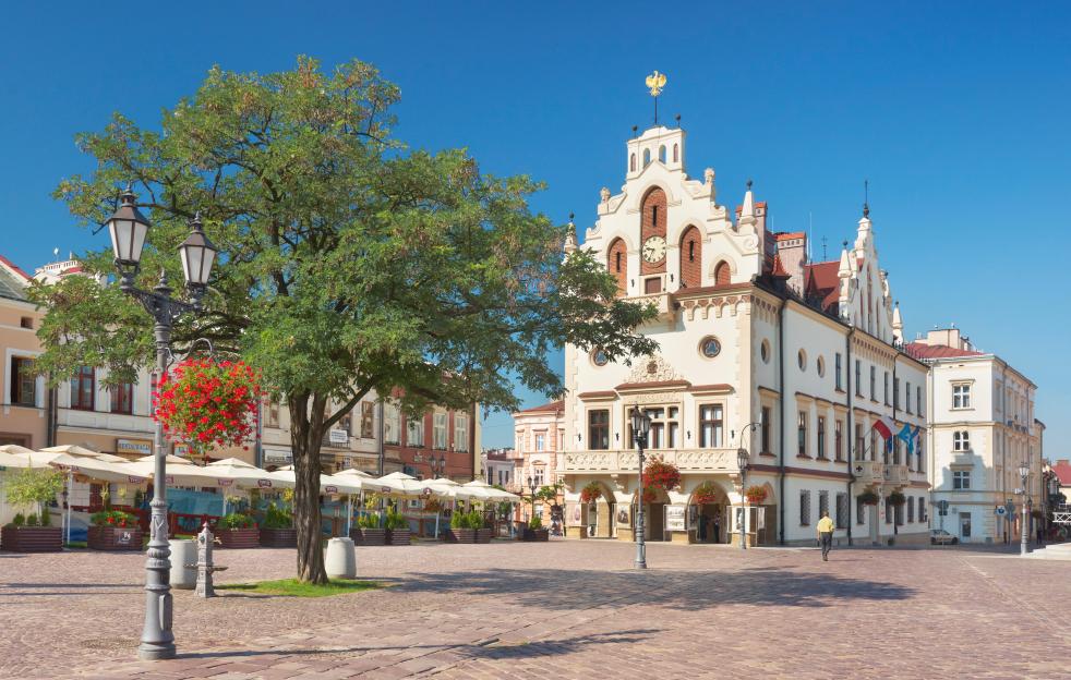 Ryanair Unveils New UK Flights to Hidden Gem in Europe Where Beers Cost Just £3!