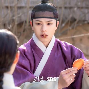 Kim Ji Yeon Shoots A Furious Look At Yook Sungjae And Shin Seul Ki In “The Haunted Palace” 6