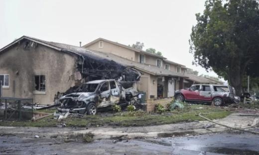 US: Small plane crashes in San Diego military housing area, 2 dead, 8 injured 5