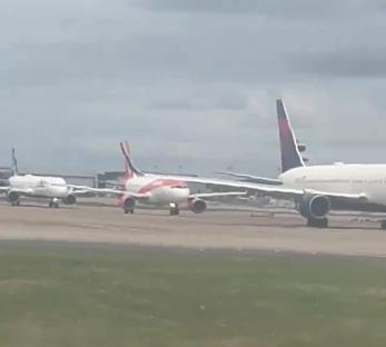 British Airways plane on tarmac.