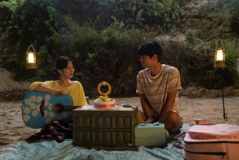 Jung Zi So And Cha Hak Yeon Find Love Under The Night Sky In Korean Remake Of “Midnight Sun” 5