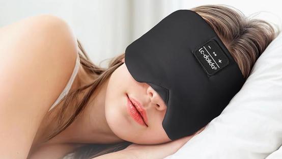 Travellers rave about ‘game-changer’ sleep mask with built-in headphones – now £35 instead of £70 on Amazon