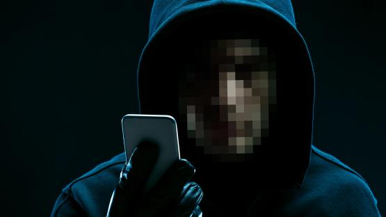Urgent warning over ‘sophisticated’ new mobile attack that allows hackers to empty bank accounts instantly
