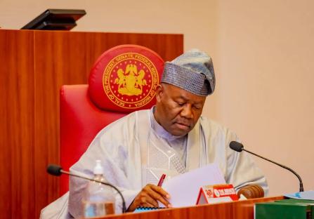 Akpabio seeks reward system for outstanding police officers