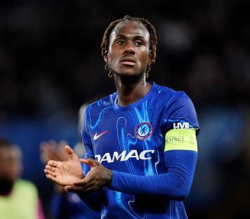 Trevoh Chalobah of Chelsea clapping.