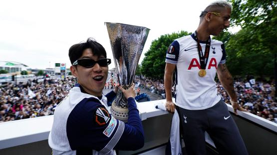 Tottenham trophy parade LIVE: Celebrations UNDERWAY as Spurs end 17-year trophy drought with Europa League win