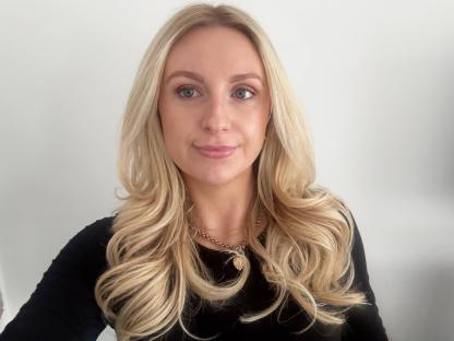 The Sun's Fashion and Beauty eCommerce Writer Sophie Bates shows her hair after using the Dyson Airwrap i.d.