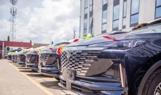 After defecting to APC, Edo acting LG chairmen get brand new SUVs from Okpebholo 3