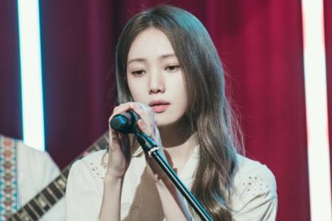 Lee Sung Kyung Is An Aspiring Singer And Lee Dong Wook’s First Love In “The Nice Guy”