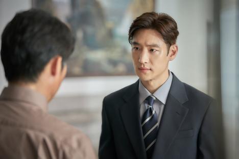 Lee Je Hoon, Yoo Hae Jin, Son Hyun Joo, And Choi Young Joon Become Entangled During A Financial Crisis In “Big Deal” 8