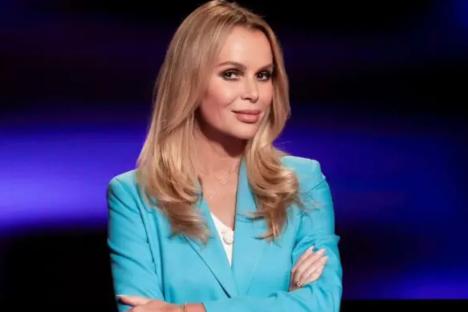 Amanda Holden gives fans a sneak peek at her brand new quiz show in behind the scenes shots