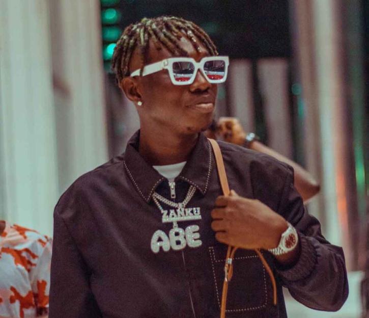 Zlatan Ibile Announces He's Quit Smoking!