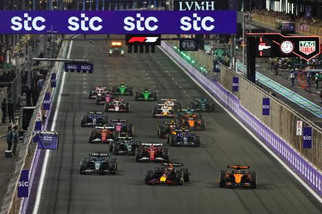 Formula 1 race start at Jeddah Corniche Circuit.