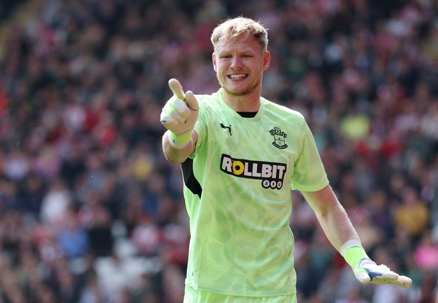 Newcastle make decision on who will be first-choice goalkeeper after signing Aaron Ramsdale on loan transfer