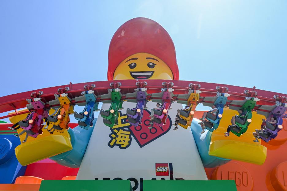 New Legoland opens with world’s first robotic figures and largest Lego Minifigure in history