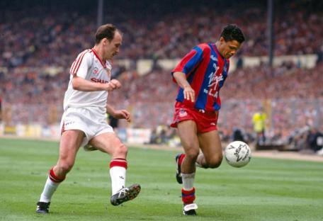 Photo of the 1990 FA Cup Final between Manchester United and Crystal Palace.