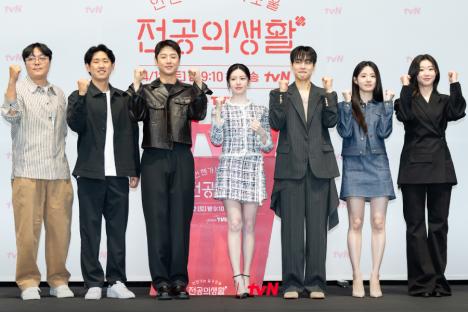 “Resident Playbook” Cast And Crew To Celebrate End Of Series With Group Trip