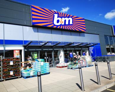 Transform your garden into summer BBQ haven as B&M slashes price of stunning patio must-have by £75